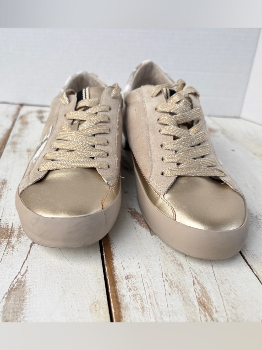 SHU SHOP Reya sneaker gold tone distressed star cowhide sz 8 NWOB - Picture 2 of 15